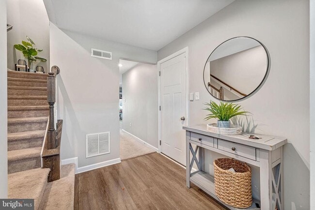 Building Photo - 205 Dalton Dr