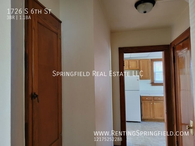 Building Photo - BRICK & ROLL  3 BEDROOM 1.5 BATH PARADISE ...