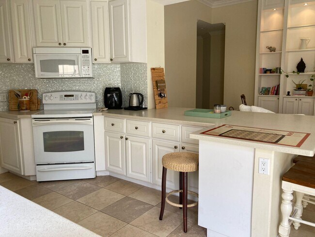 Building Photo - 8251 Tobago Ln