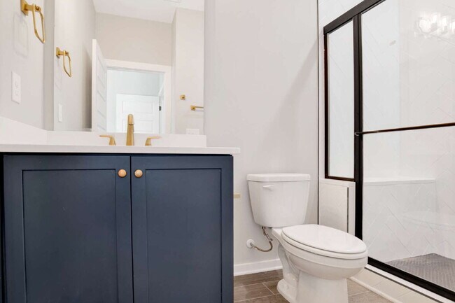 Building Photo - Downtown Pensacola Area 3BR/3BA | Each Bedroom Has Private Bath | Fenced Yard | Water & Lawn Care...