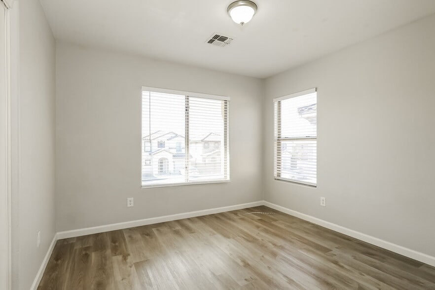Building Photo - 6438 W Constance Way
