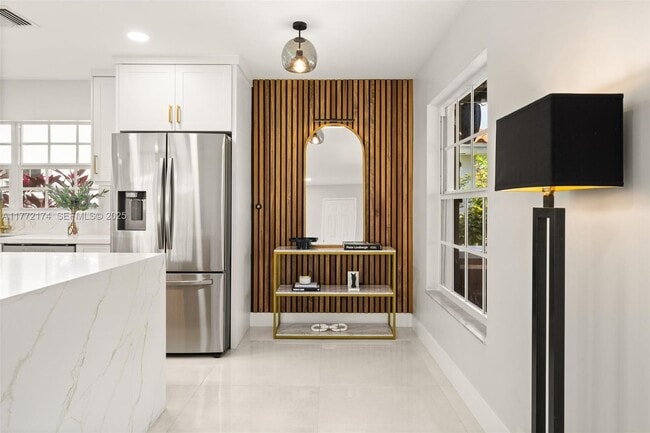 Building Photo - 911 SW 57th Ave