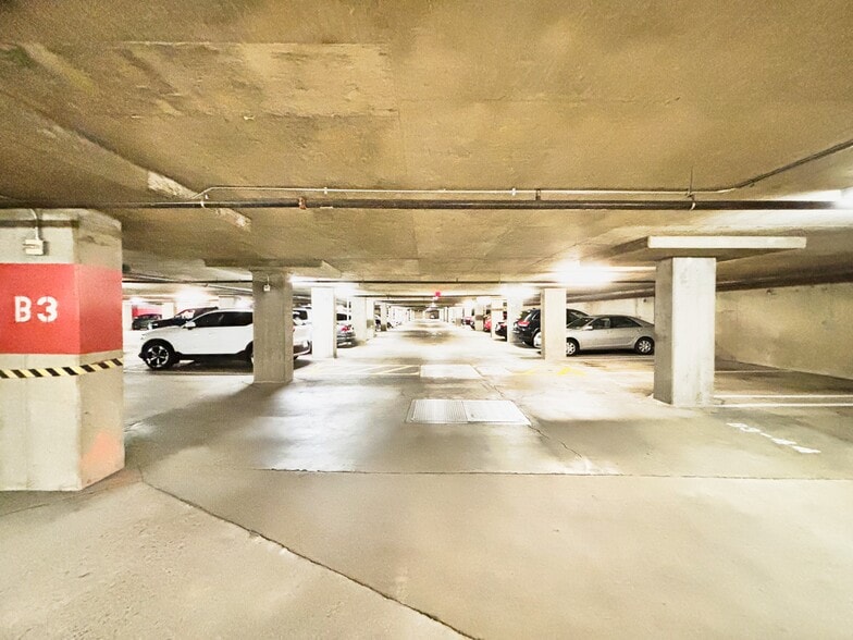 Building Photo - 1021 N Garfield St