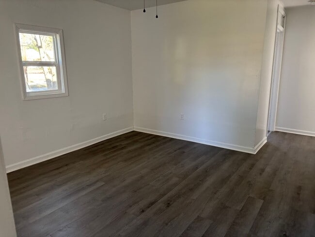 Building Photo - Modern Charm Meets Comfort: Fully Remodeled 3-Bed Home (Ask about our special)