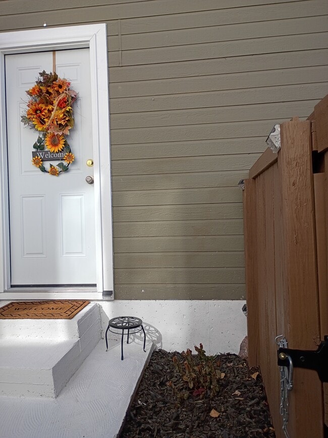 Building Photo - 5070 Fenwood Dr