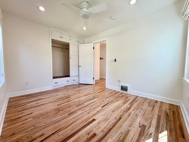 Building Photo - 262 Browning Ave