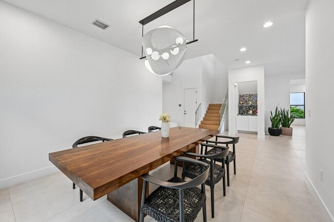 Building Photo - 17070 Rainbow Fls Trl