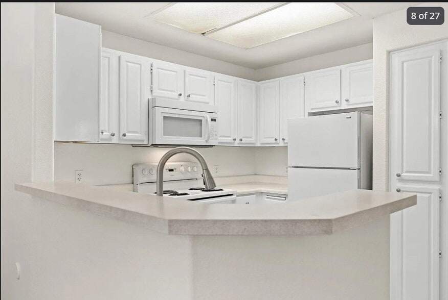 Building Photo - 11375 E Sahuaro Dr