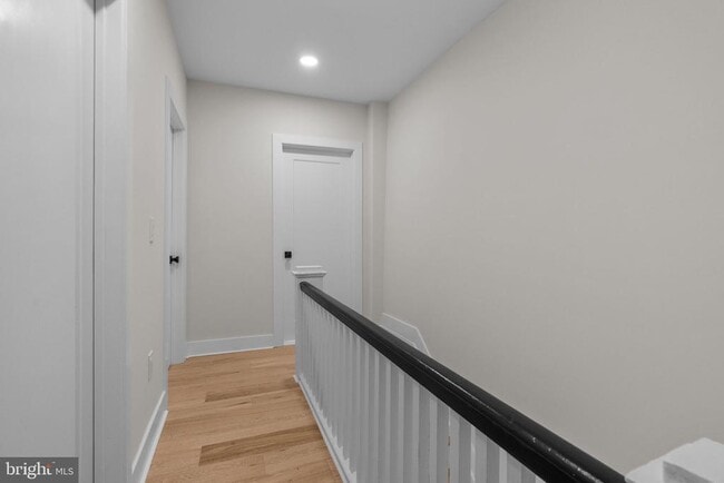 Building Photo - 334 Maple Ave