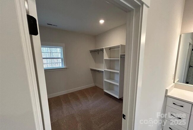 Building Photo - 302 Lester Davis Rd