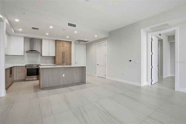 Building Photo - 275 1st Ave S