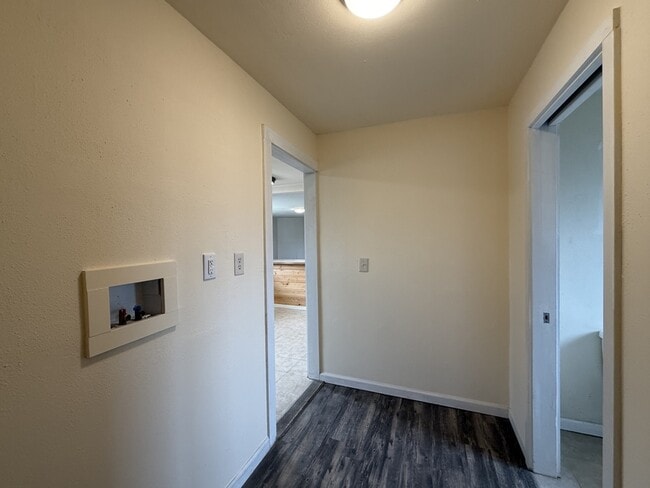 Building Photo - 2347 Cannon Ave