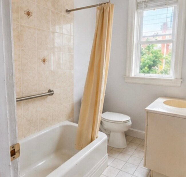 Building Photo - 142 W 27th St