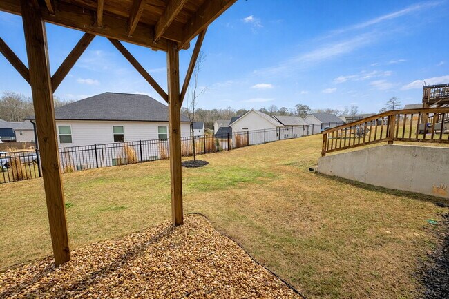 Building Photo - Spacious 5 Bedroom Dawsonville Home with Rare Basement Just Minutes from GA 400 and the Outlets