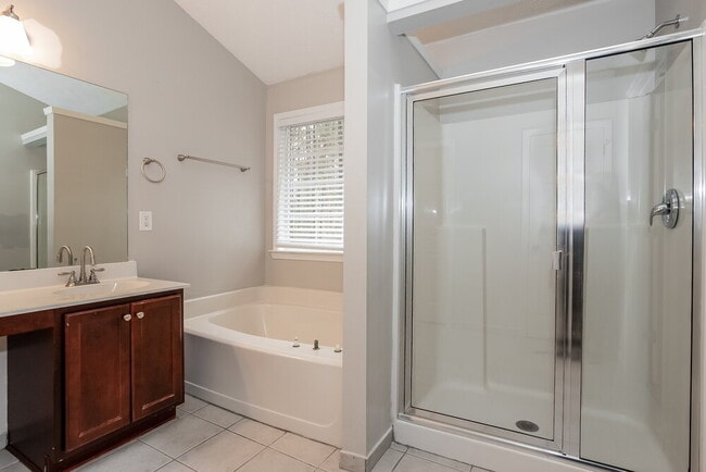 Building Photo - 3620 Liberty Ln SW