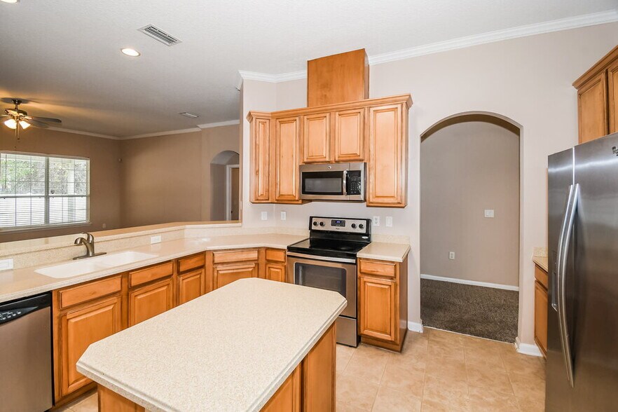 Building Photo - 725 Indigo Run Dr