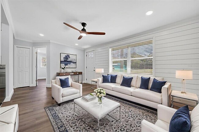 Building Photo - 4505 Cottonwood Dr