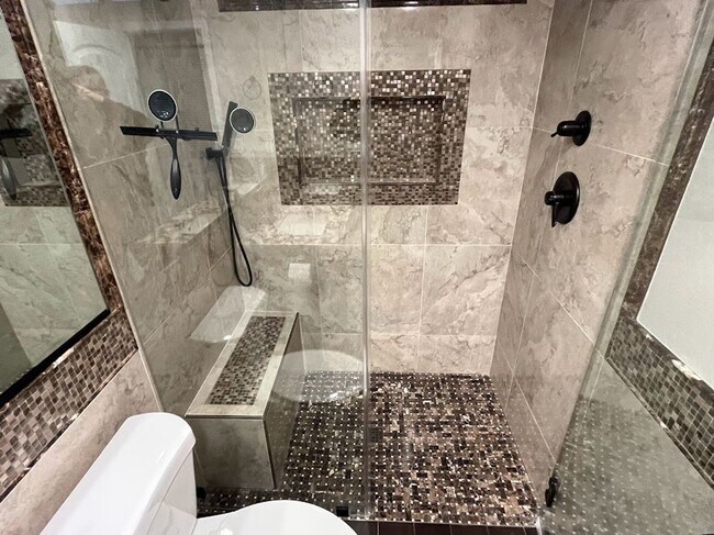 Building Photo - Elegant North Glendale Retreat with Premium Upgrades