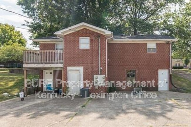 Building Photo - 225 Landings Dr
