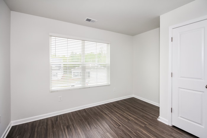 Building Photo - 220 Dorian Lp