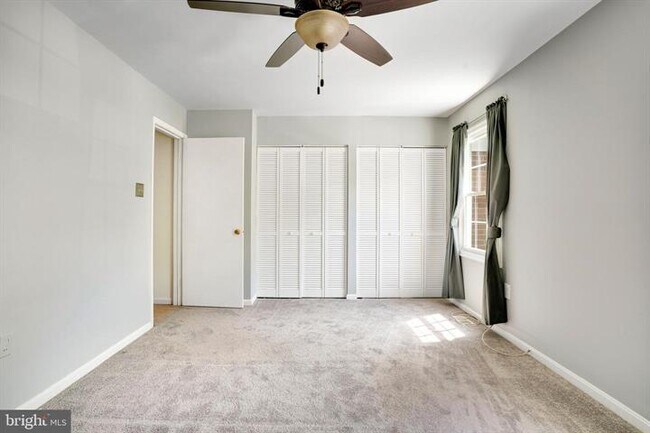 Building Photo - 4905 Van Walbeek Plz