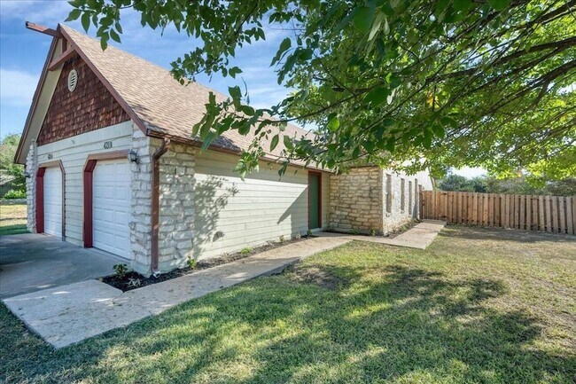 Building Photo - 421 Fantail Loop