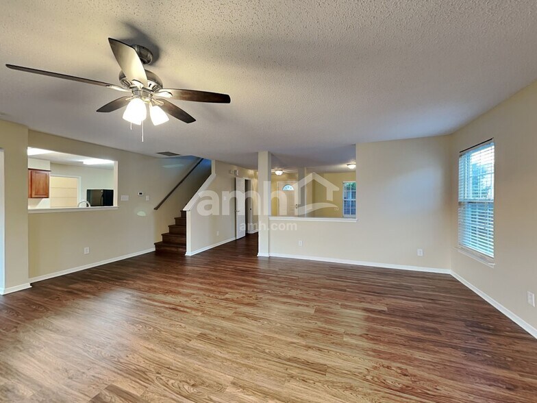 Building Photo - 13993 Meadow Lake Dr