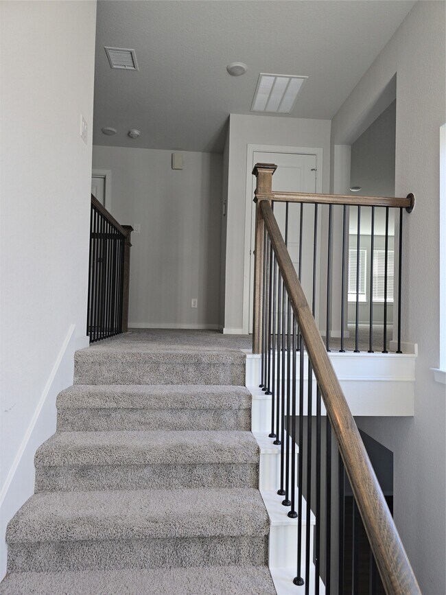 Building Photo - 9227 Dearborn Knoll Dr