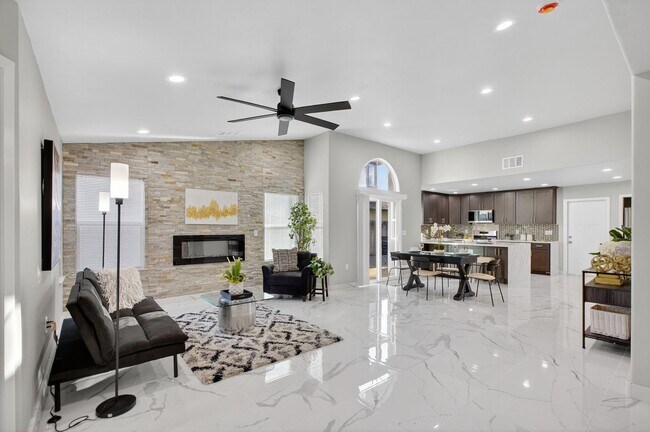 Building Photo - Bright & Spacious 3 Bed, 2 Bath Home – Must See!