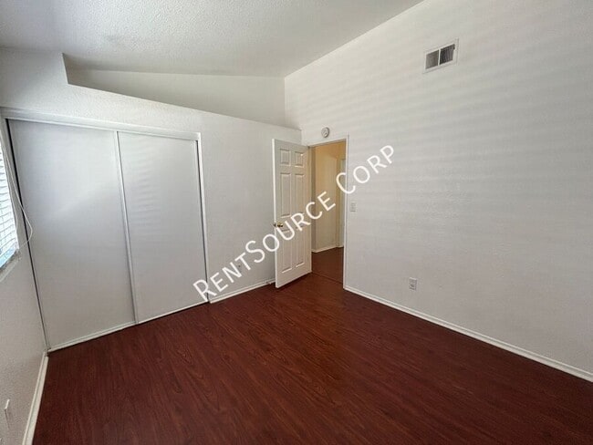 Building Photo - 39914 Milan Dr