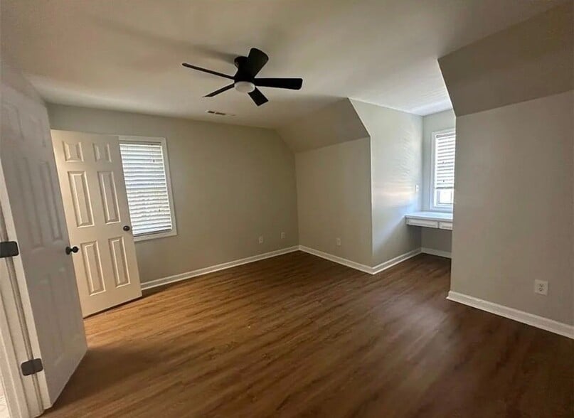 Building Photo - 120 Gentle Doe Dr