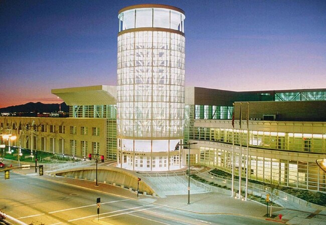 Building Photo - 625 E 200 S