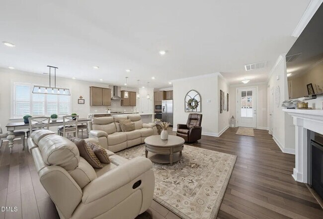 Building Photo - Lease OR Lease to Own