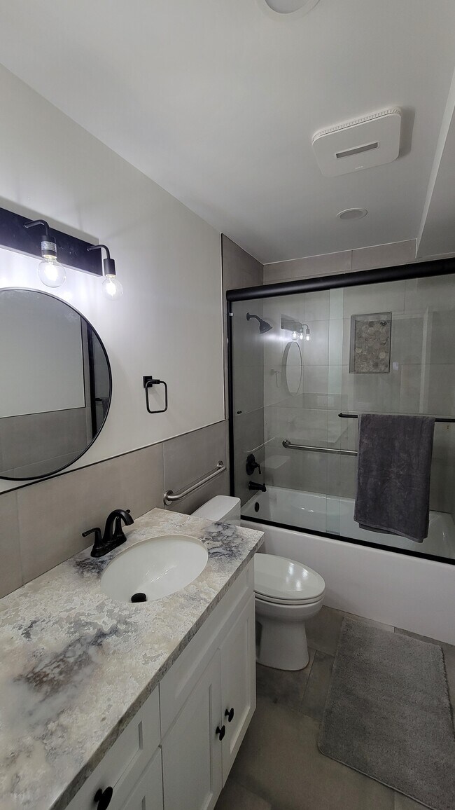 Building Photo - 3743 Pueblo Ave