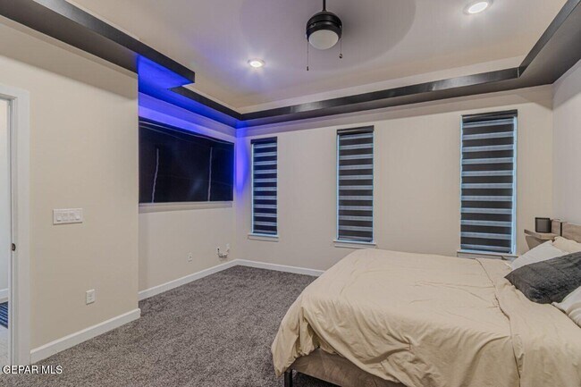 Building Photo - 273 Hunstanton St