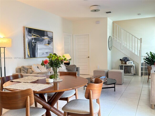 Building Photo - 8379 Central Park Blvd