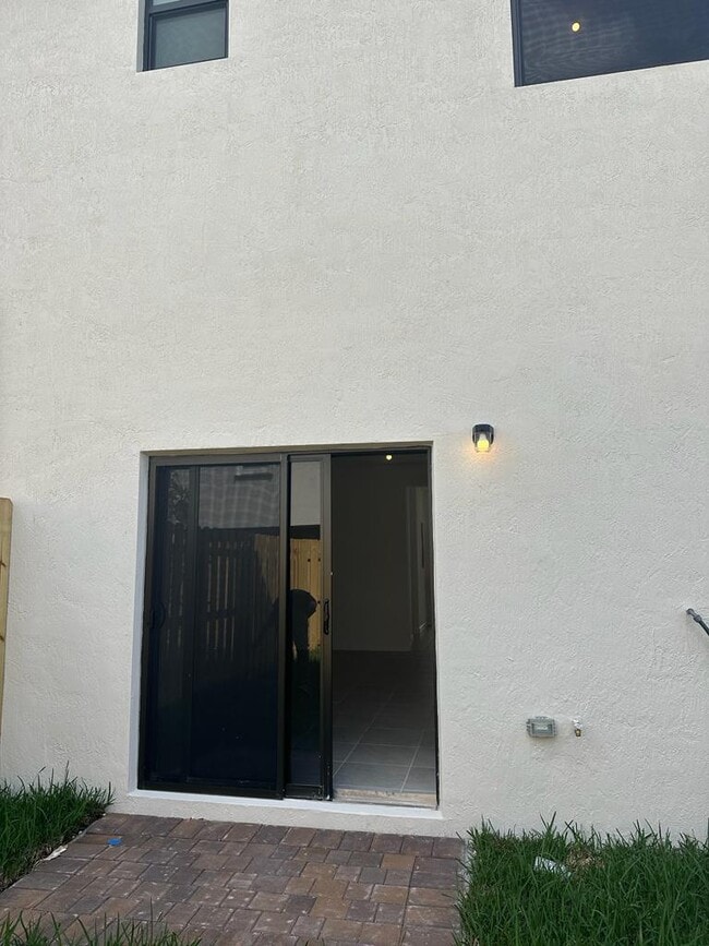 Building Photo - 11781 SW 245 Ter