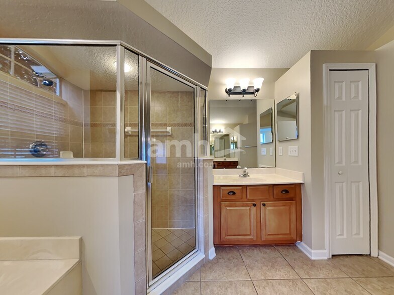 Building Photo - 164 Corral Cir