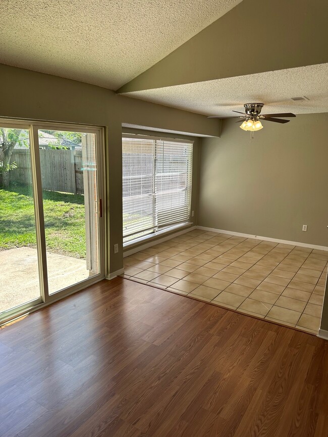Building Photo - 25402 Sugar Valley Ln