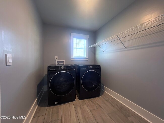 Building Photo - 111 Ballantine Grv Ln