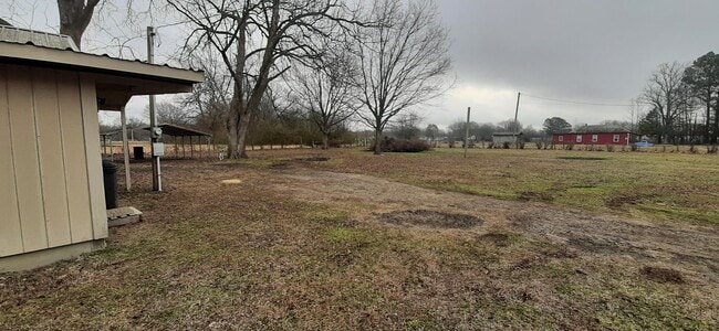 Building Photo - 205 Main