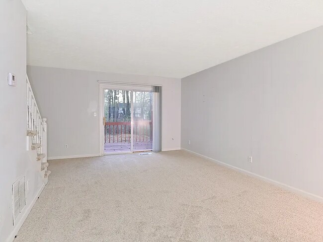 Building Photo - 123 Curtis Rd