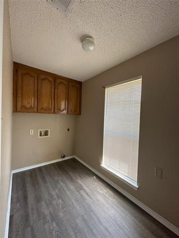 Building Photo - 2900 Sweet Briar St