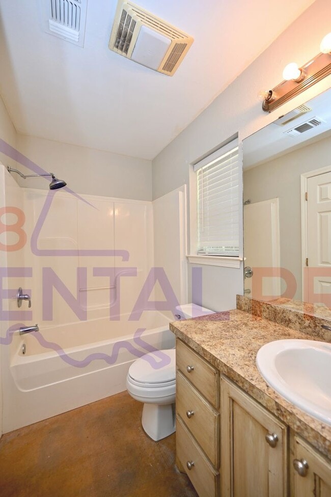 Building Photo - Three Bed, Two Bath Home in Ruston!