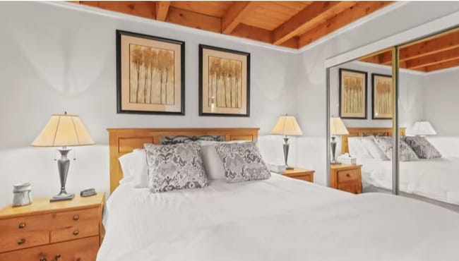 Building Photo - "Charming 2-Bed Retreat at Treehouse Condo...