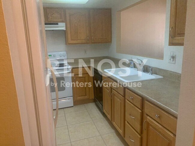 Building Photo - 9064 N 68th Ln
