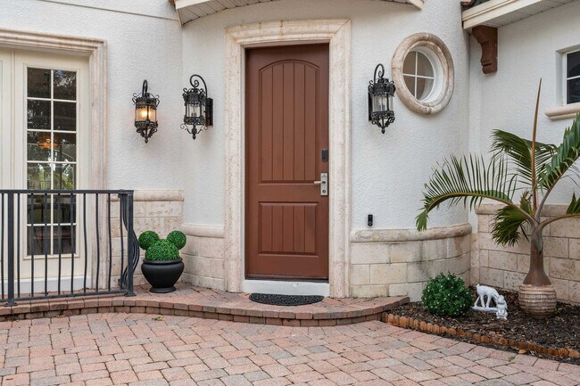 Building Photo - 1227 Radiant St