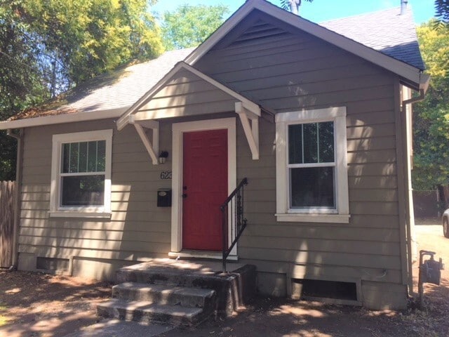 Primary Photo - **Reserve NOW for SUMMER 2026** House Near 6th & Ivy