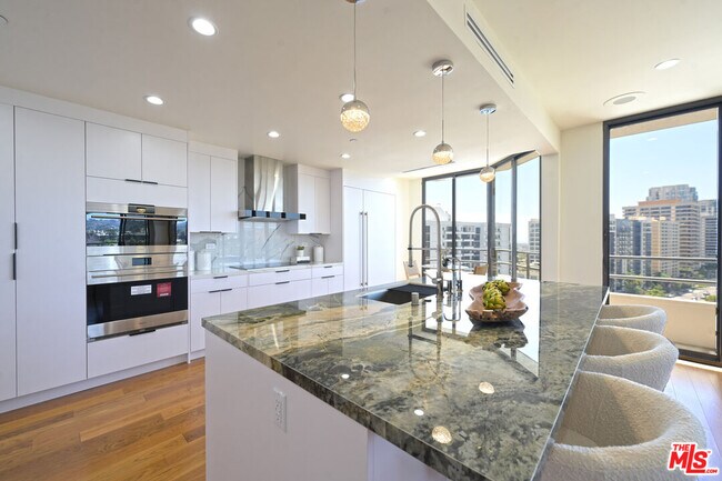 Building Photo - 10601 Wilshire Blvd