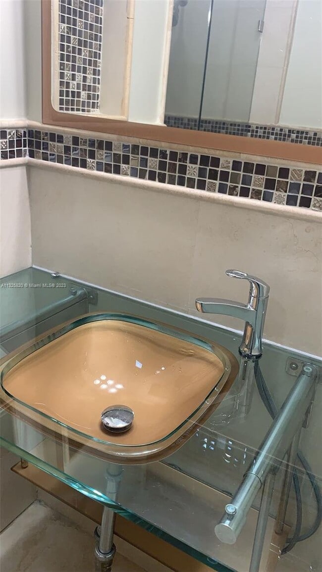 Building Photo - 15200 SW 81st Ln